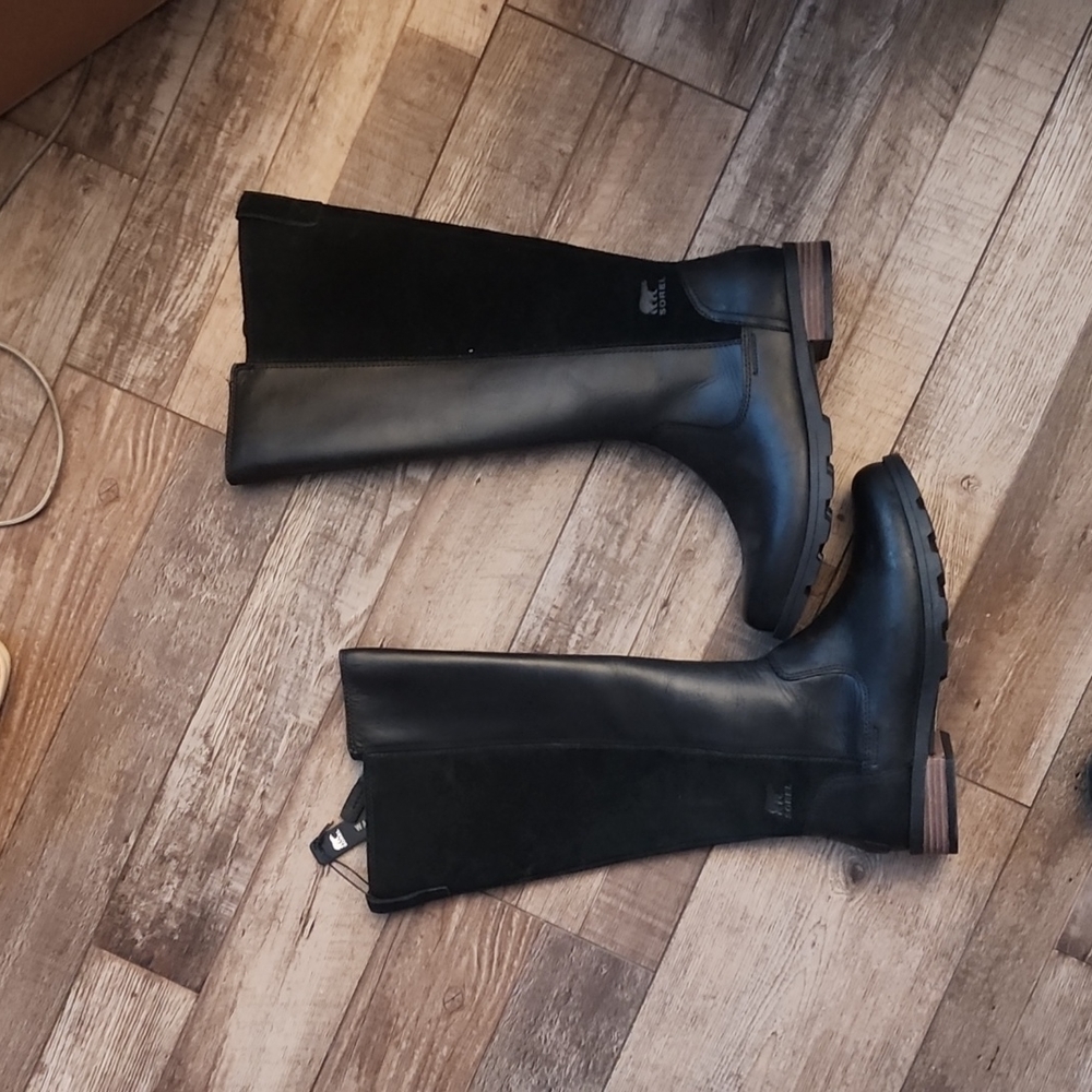 NWT Sorel Boot